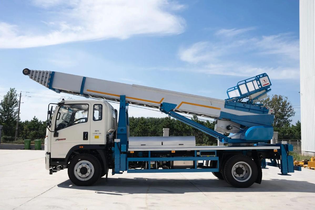 霍山县云梯上料车租赁费用