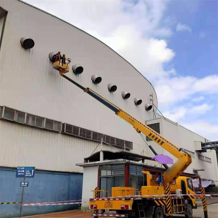 霍山县高空作业车出租服务：专业广告牌安装解决方案